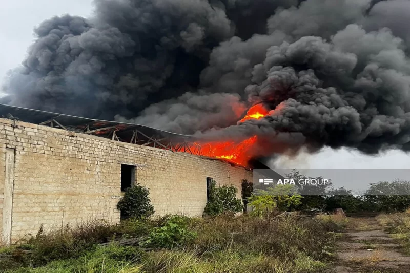 Azərbaycanda şərab zavodunda yanğın başlayıb